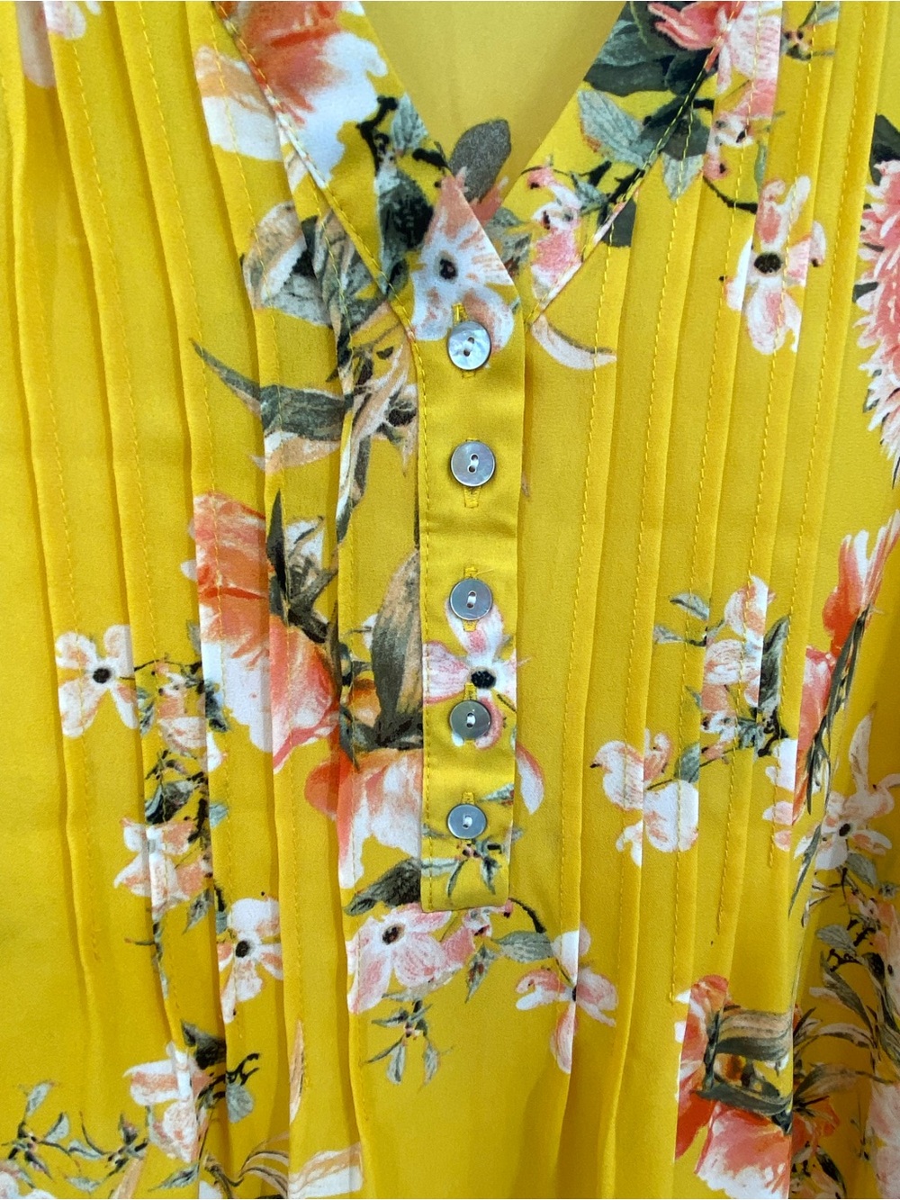 Rose & Olive‎ Women's Mustard Floral V-Neck Tunic Blouse 1X - Picture 4 of 11